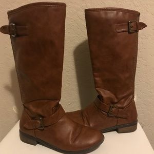 Riding boots